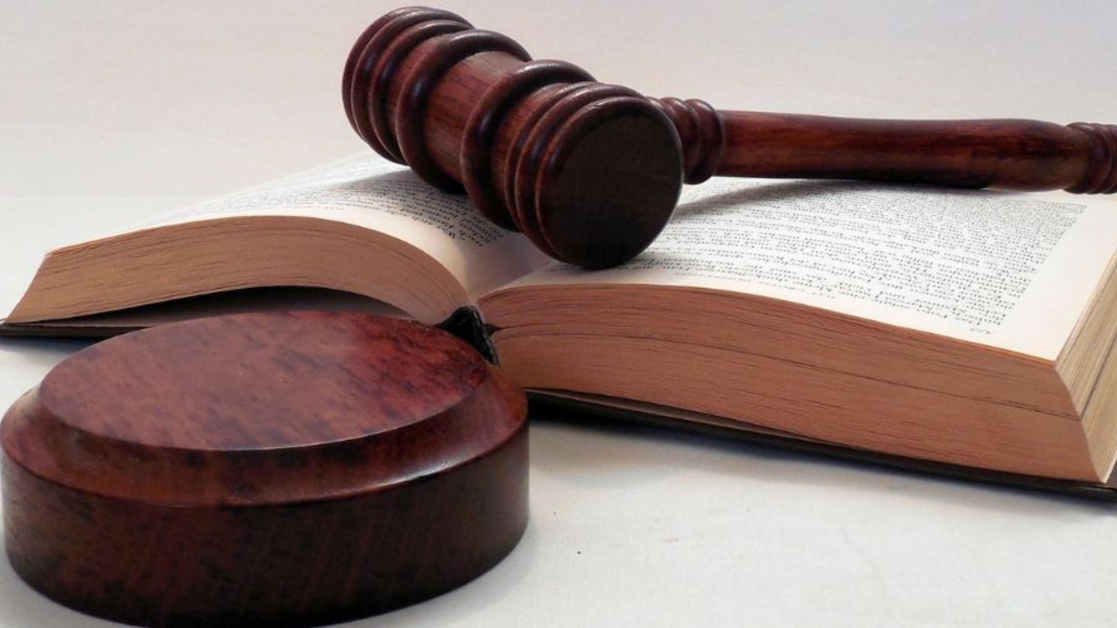 Avukat Burhan Doğuş Ayparlar, “Hukuk Her İşin Sessiz Ortağıdır” Diyor.